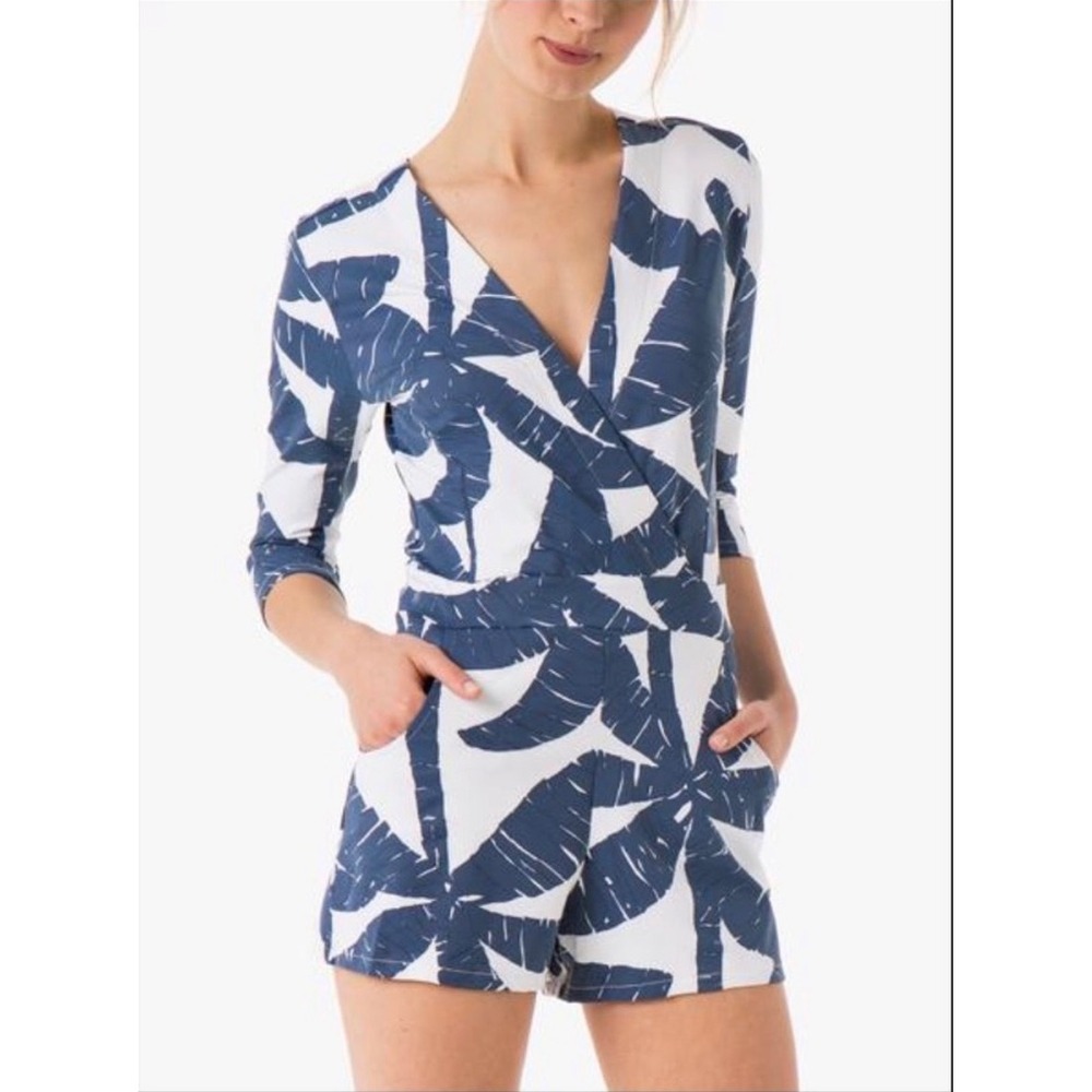 Mahi Gold Riptide Blue White Palm Leaf Print Romper 3/4 Sleeve Size Medium‎